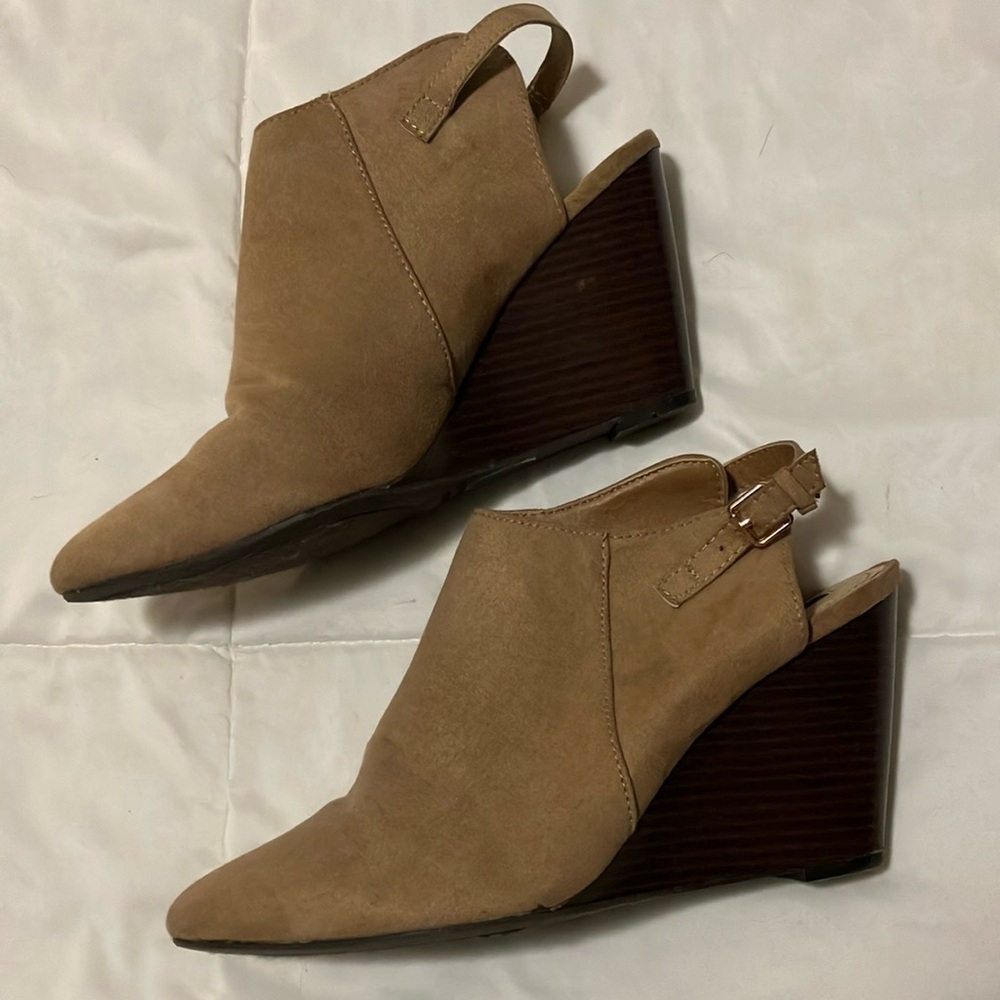 Forever 21 shoe-ties (shoe booties) size 9
